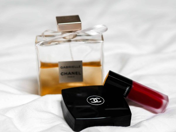 Comment une marque de cosmétiques peut-elle utiliser des webinars pour former ses distributeurs ?